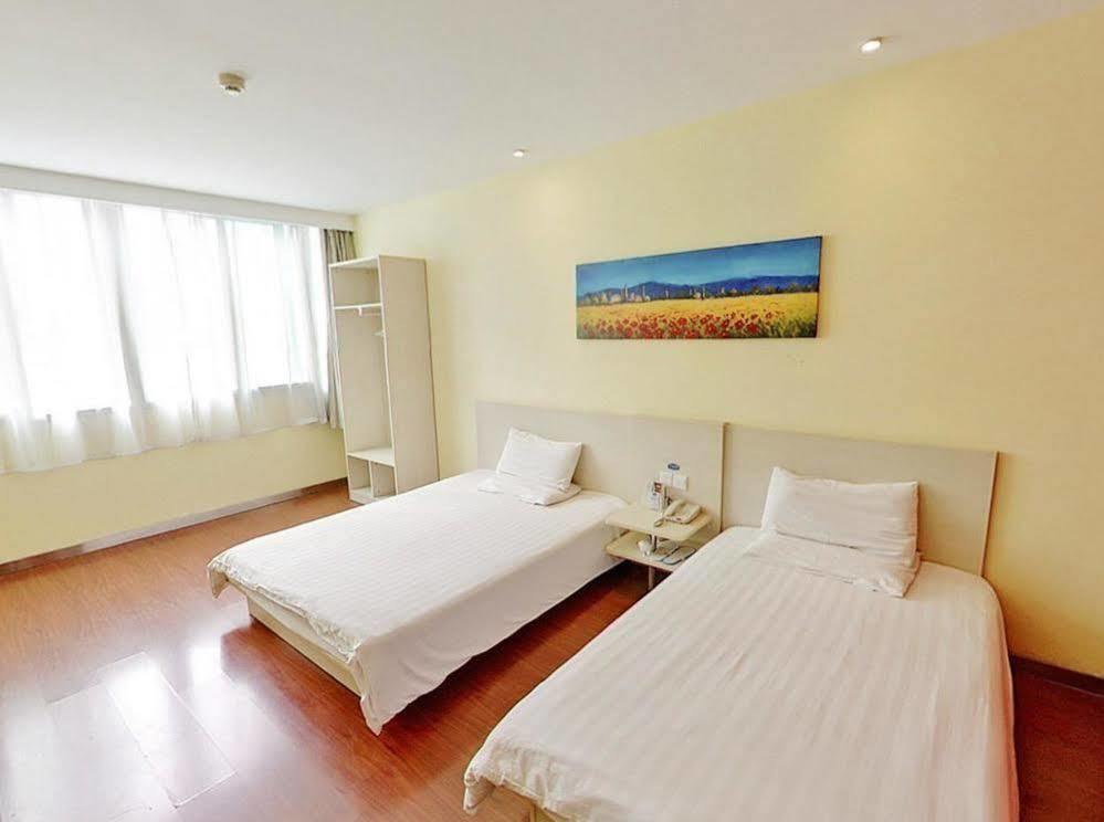 Hanting Hotel Shanghai Hongkou Football Stadium Exterior photo