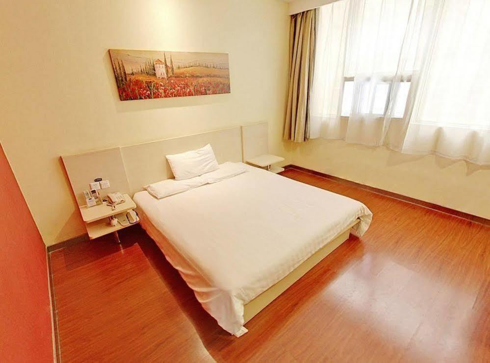Hanting Hotel Shanghai Hongkou Football Stadium Exterior photo