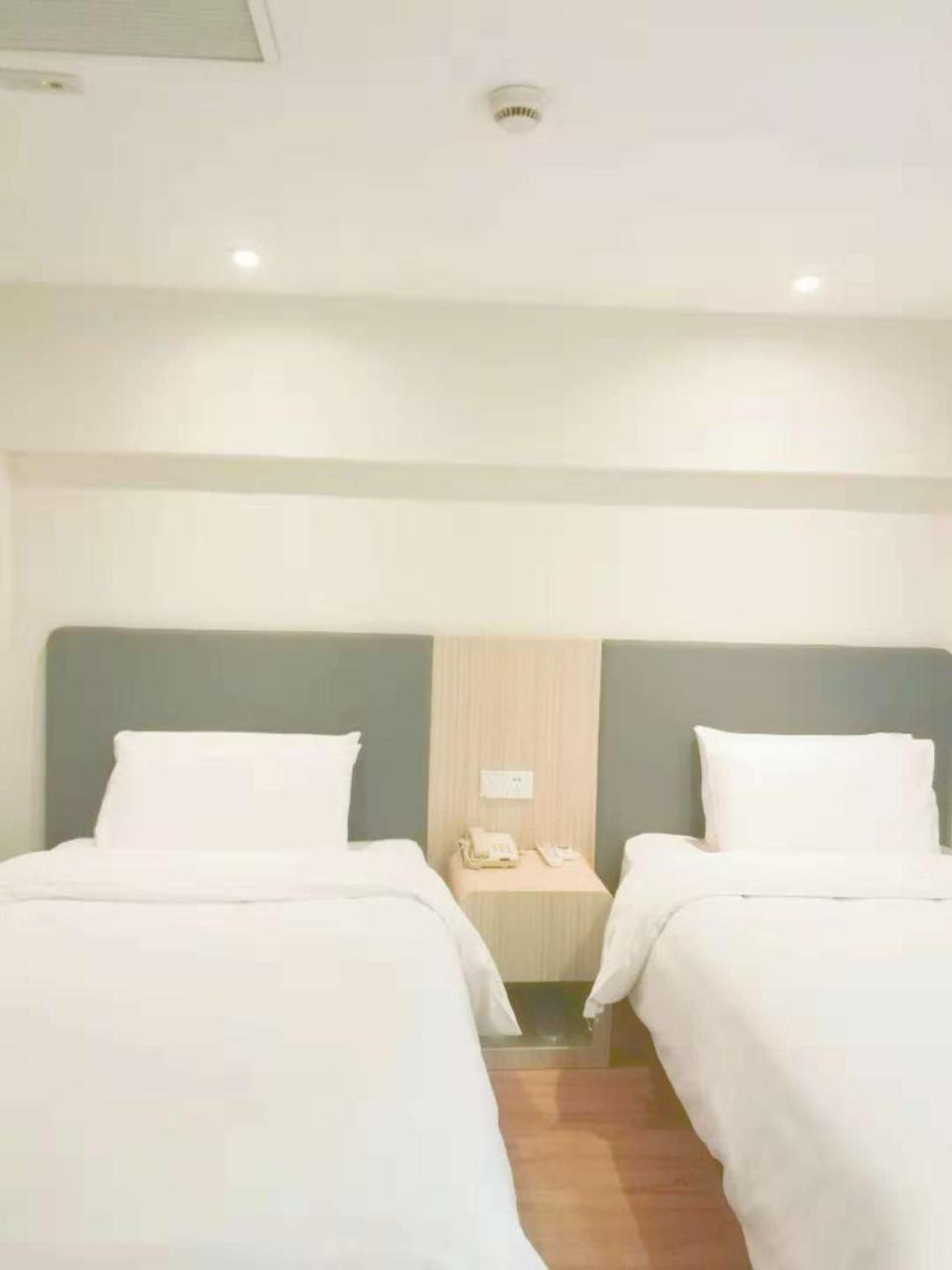 Hanting Hotel Shanghai Hongkou Football Stadium Exterior photo